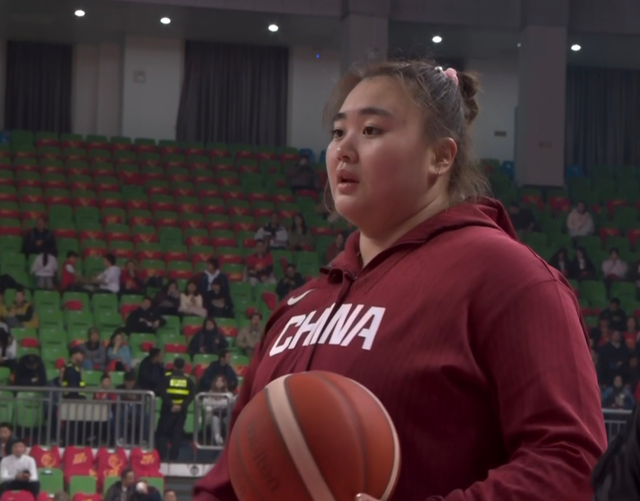 开云登录入口-刘禹彤砍下12分+6个篮板，罚篮6投6中！大宝贝打出高光亮眼的表现
